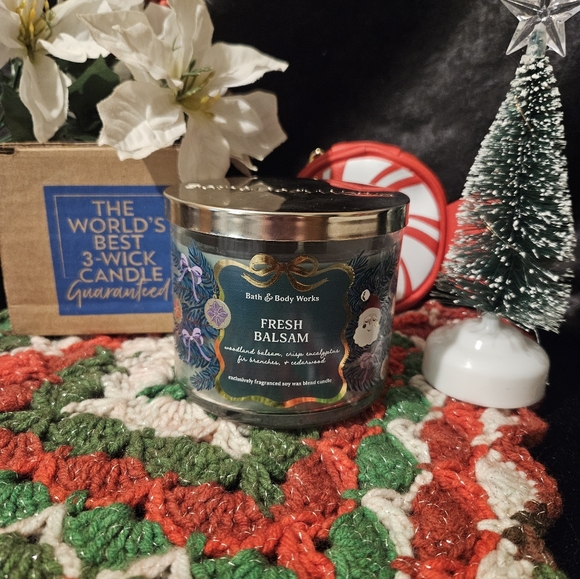 NWT Bath & Body Works Fresh Balsam 3-wick Candle - Green and Silver - Picture 4 of 4